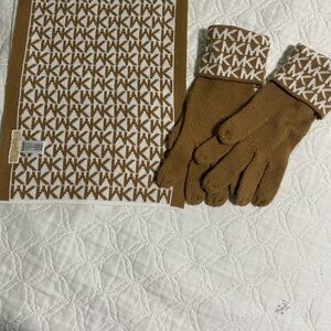 Michael Kors Brown Monogram Knit Gloves